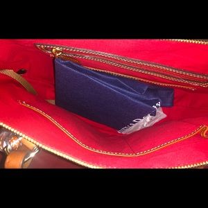 Dooney & Bourke leather handbag / Brand new
